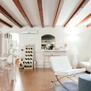Alojamento de Acomodação e Pequeno-almoço Moscova Luxury